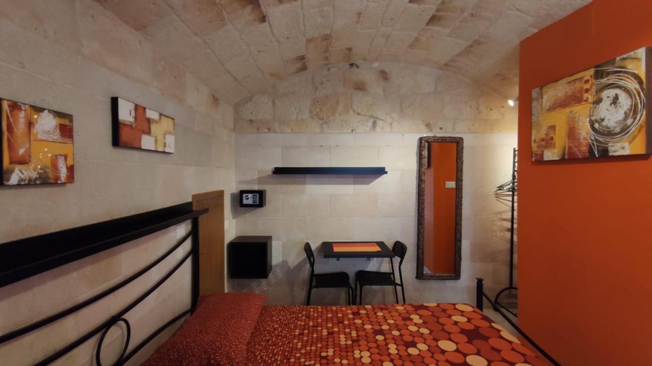 Al Fly Bed & Breakfast Монополи Екстериор снимка